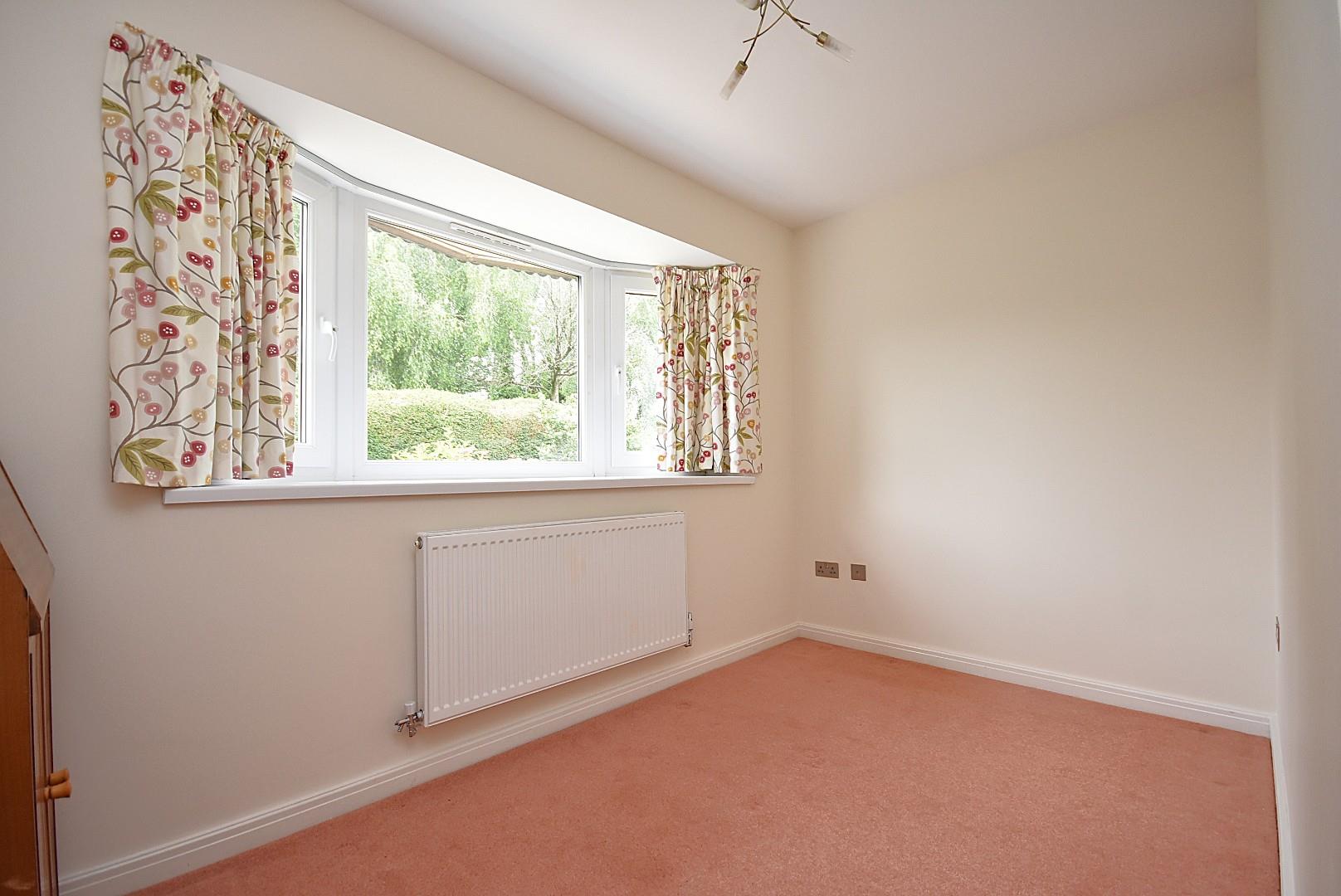 17 Charteris Close, Penarth, CF64 5RT